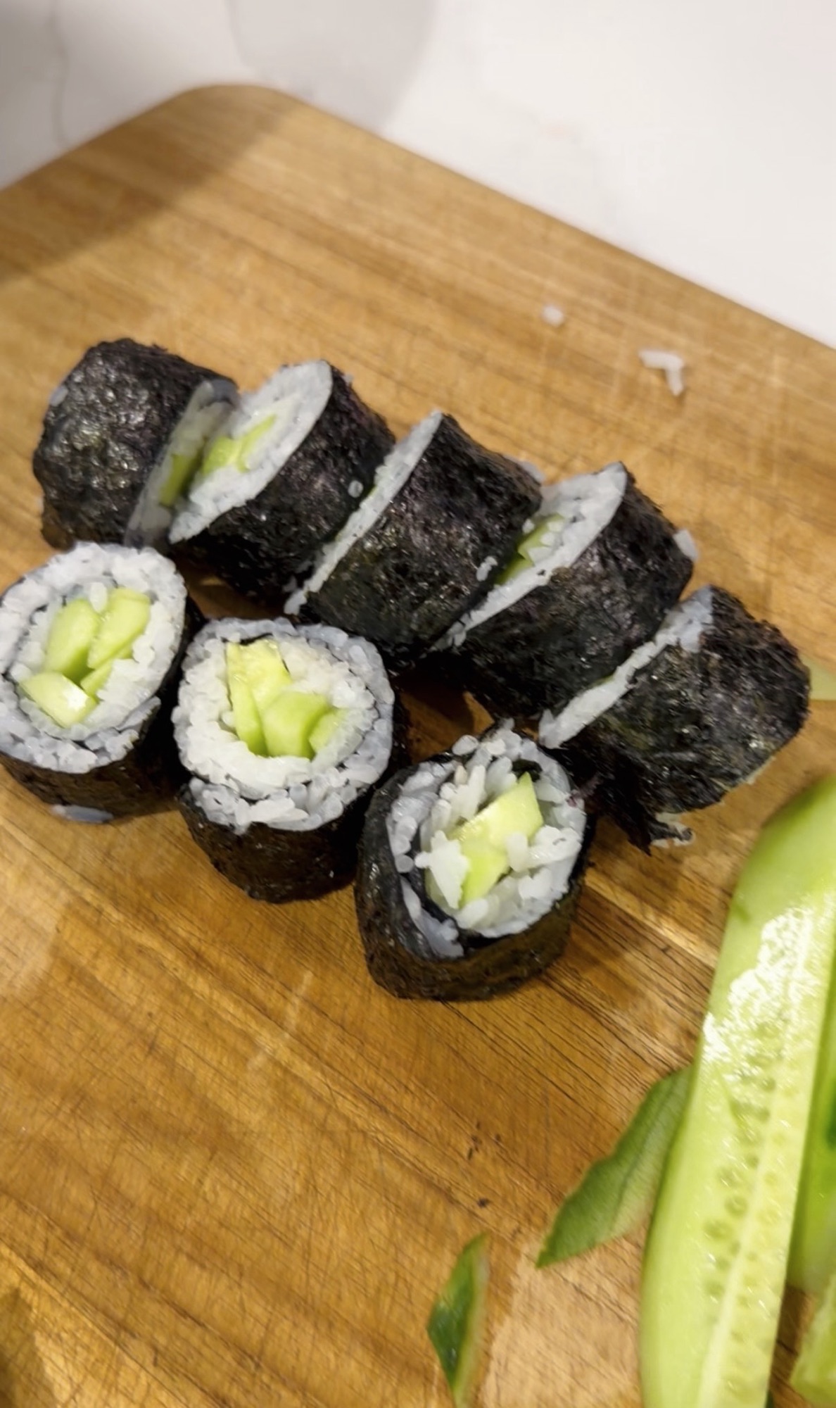 Quick Cucumber Sushi Rolls (With Cream Cheese & Smoked Salmon)